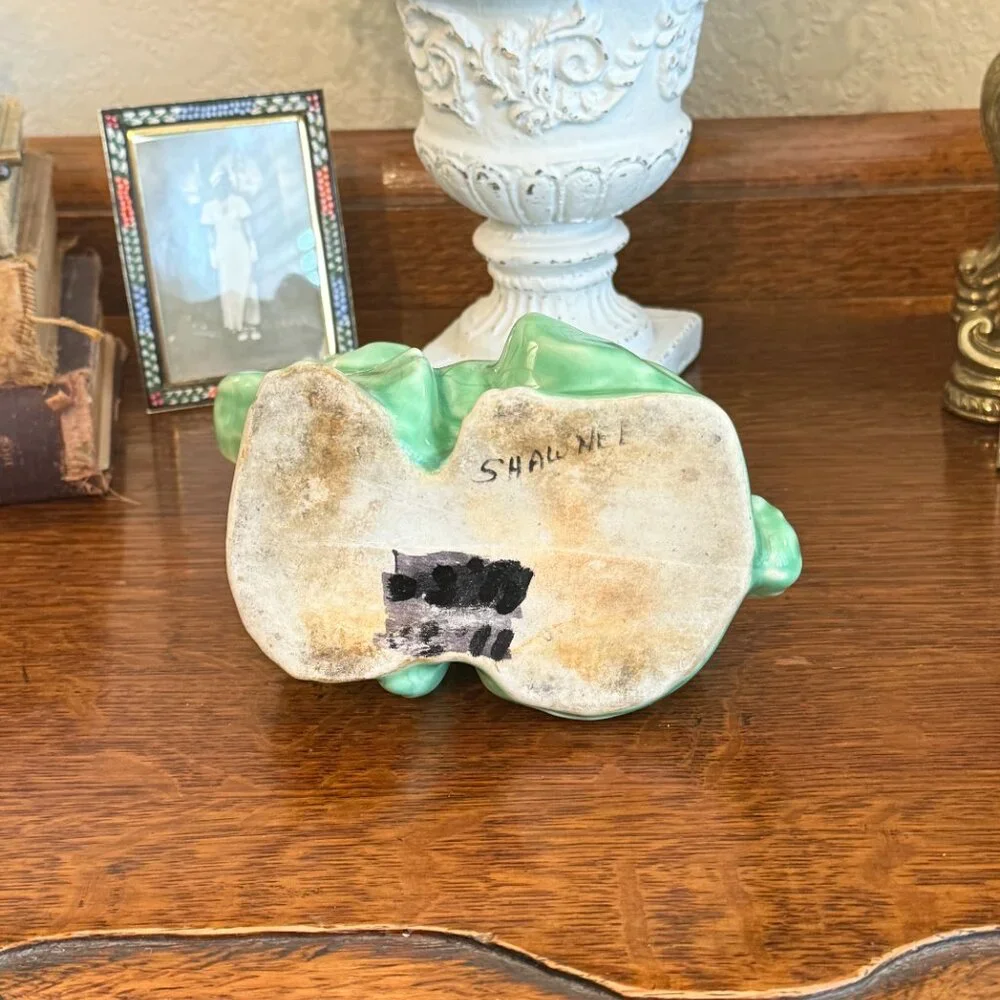 Vintage Shawnee Pottery Cocker Spaniel Planter in mint green - Picture 9 of 13